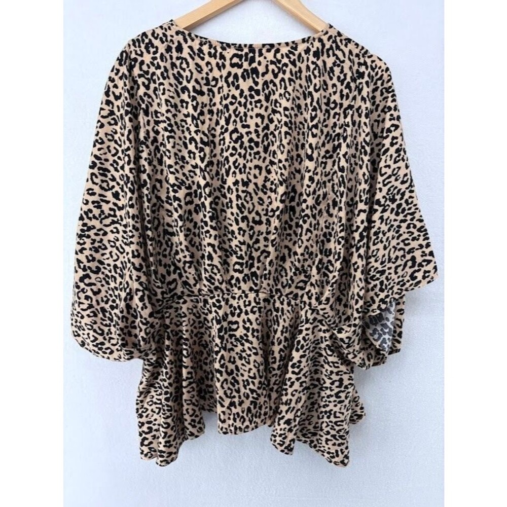 Emily Wonder Plus Size 1X Animal Print Tunic Top Short Sleeve‎ NWT - Picture 5 of 7